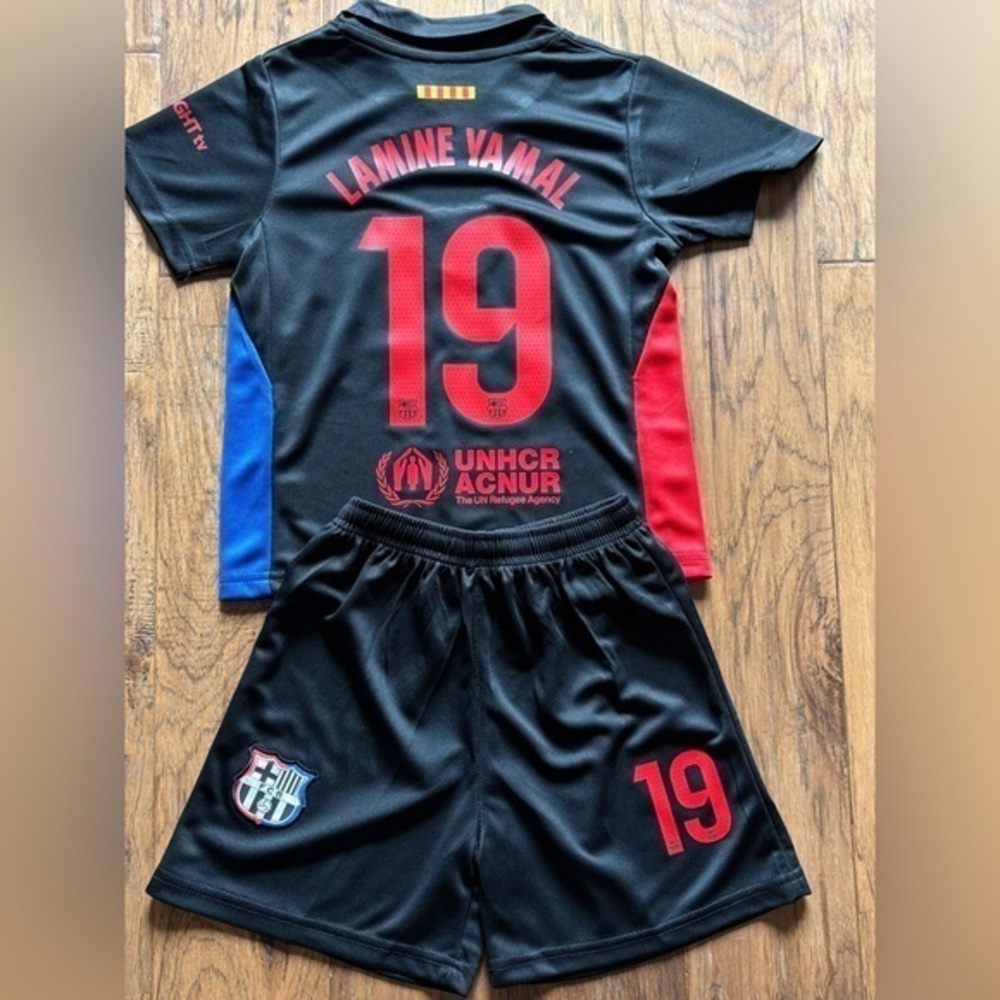 KIDS SMALL BLACK LAMINE YAMAL BARCELONA SOCCER JERSEY KIT NWT SIZE 24